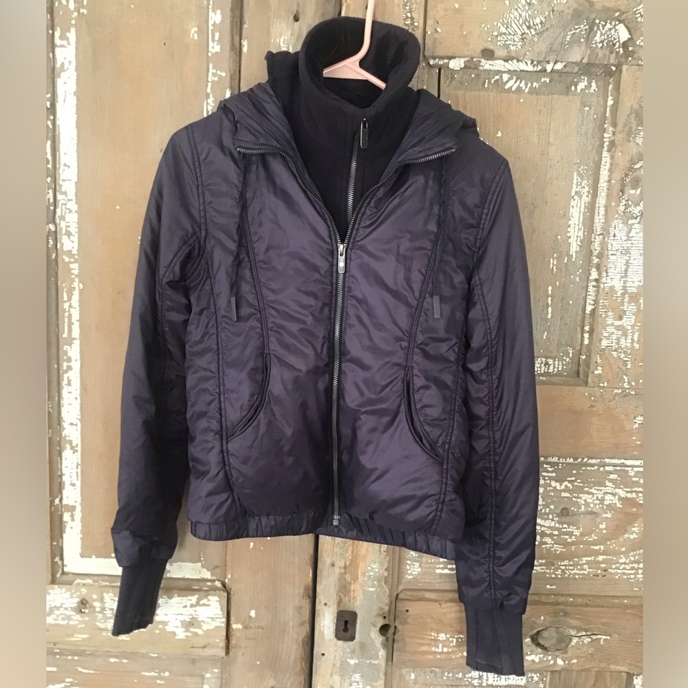 Lululemon Soft Shell Puffer  Jacket With Zip Out Fleece Trim Size 4 Navy Hooded
